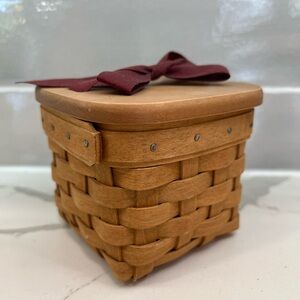 Vintage 2005 Longaberger Basket with Lid